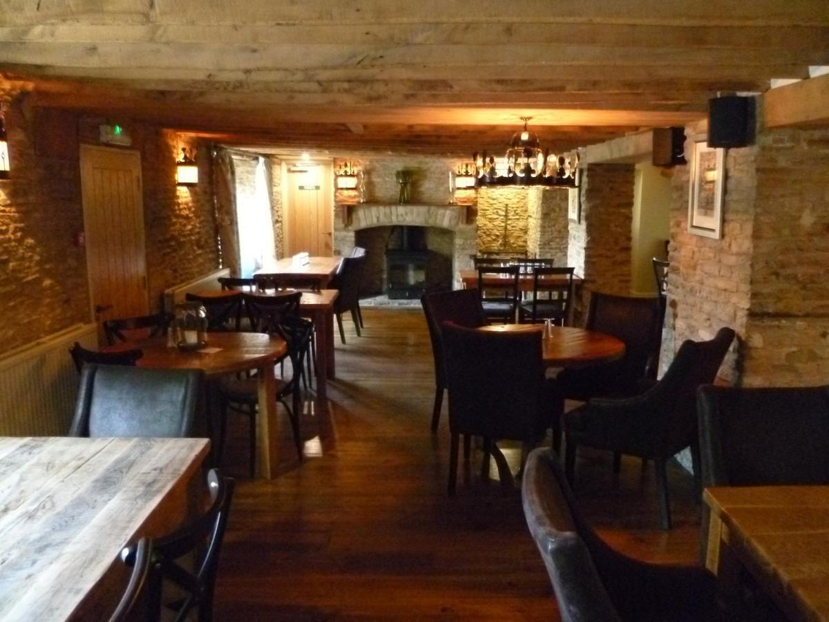 The Crown Of Crucis Country Inn And Hotel Cirencester Εξωτερικό φωτογραφία