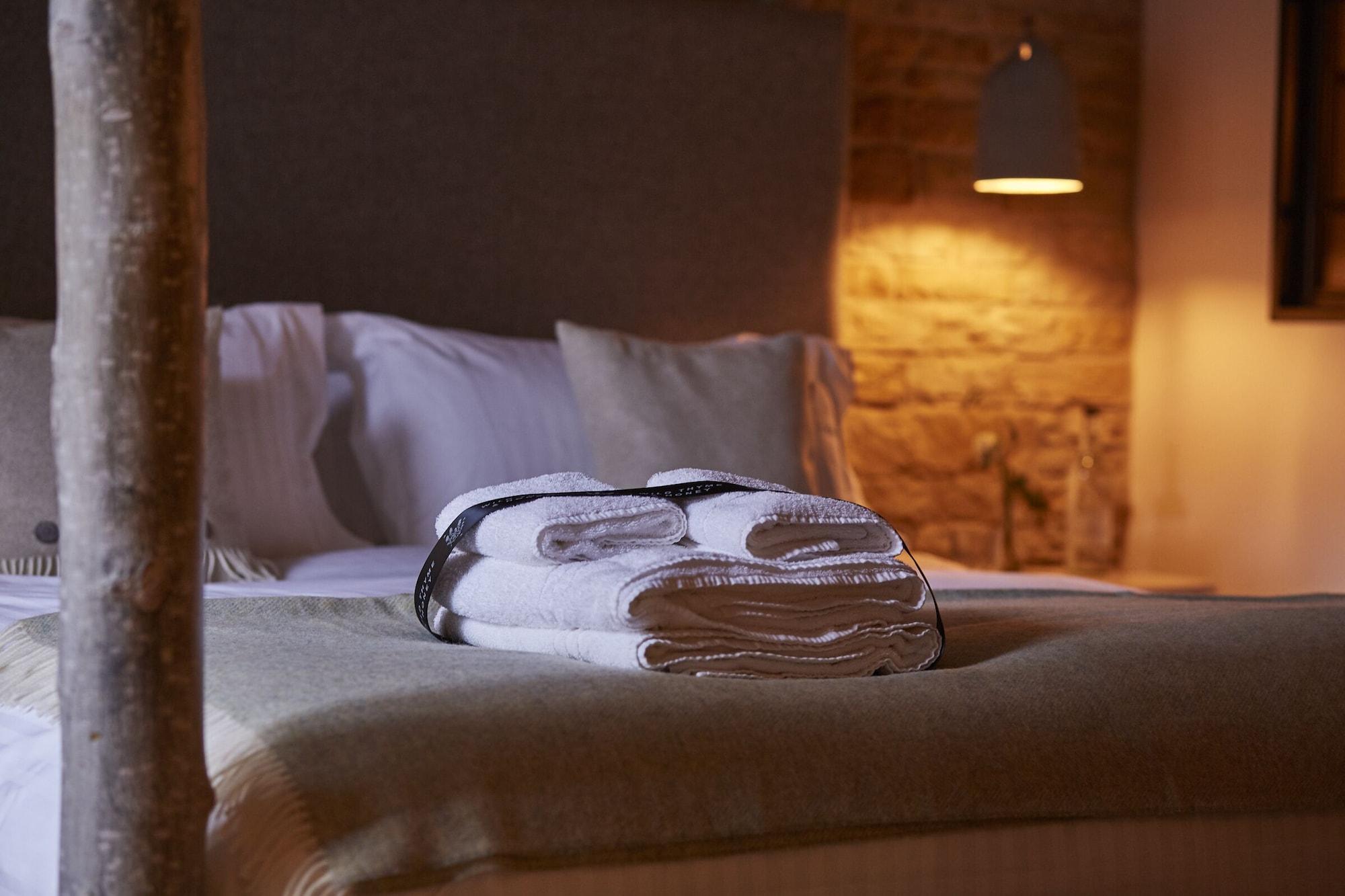The Crown Of Crucis Country Inn And Hotel Cirencester Εξωτερικό φωτογραφία