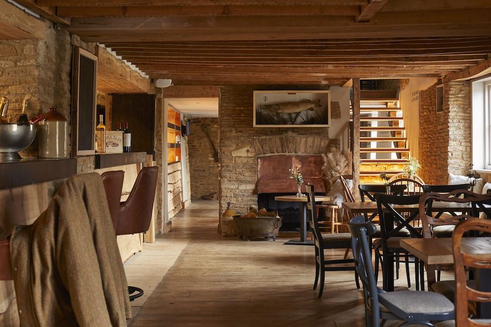 The Crown Of Crucis Country Inn And Hotel Cirencester Εξωτερικό φωτογραφία