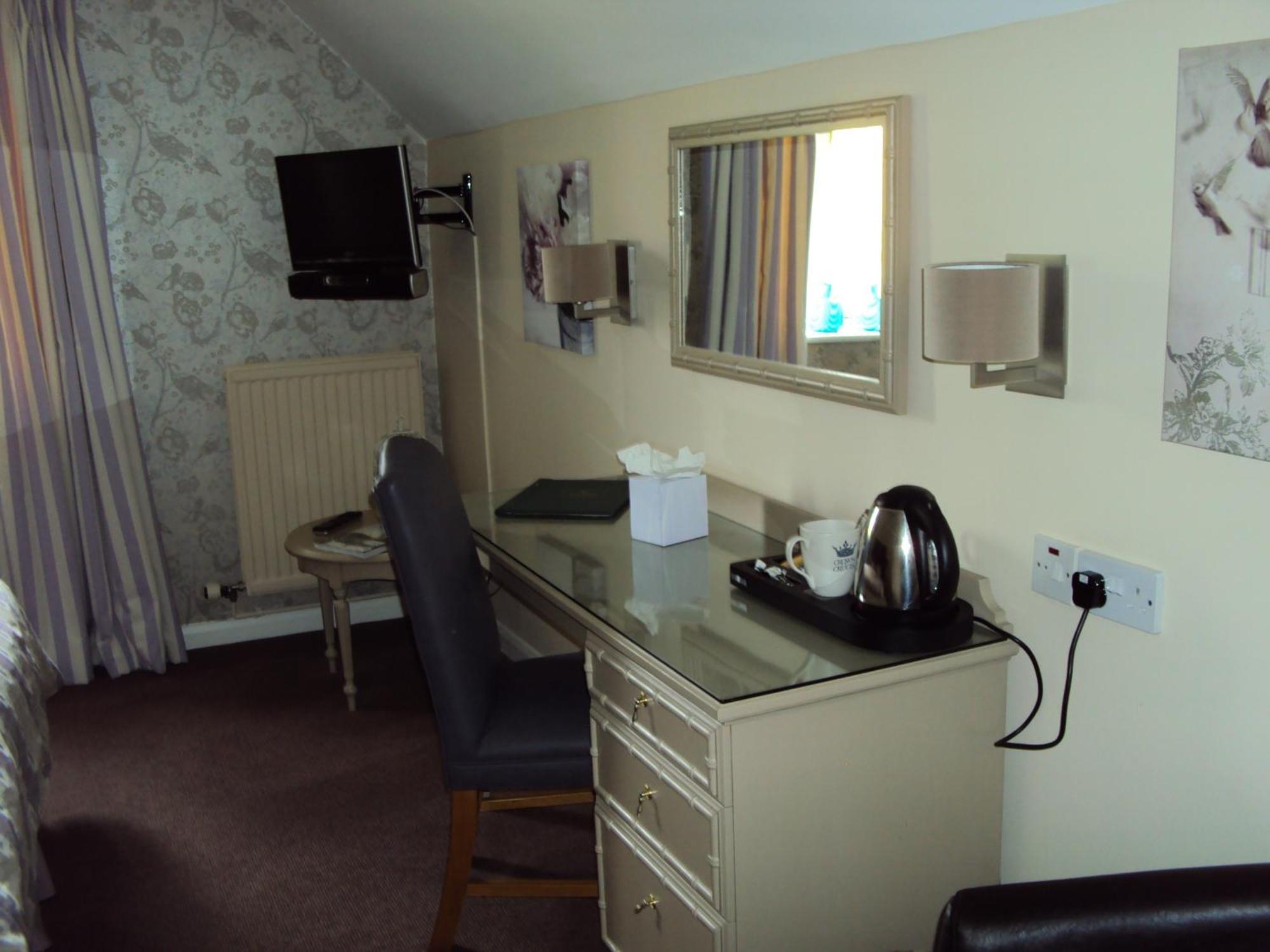 The Crown Of Crucis Country Inn And Hotel Cirencester Εξωτερικό φωτογραφία