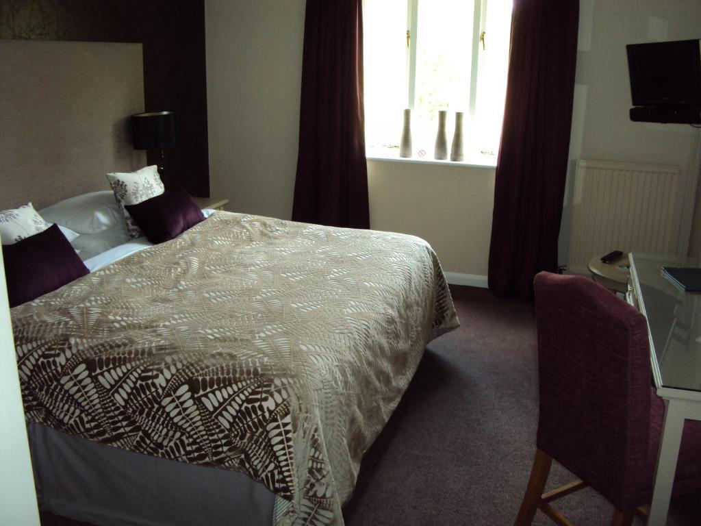 The Crown Of Crucis Country Inn And Hotel Cirencester Δωμάτιο φωτογραφία