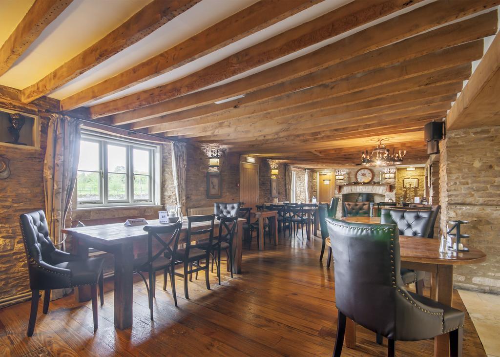 The Crown Of Crucis Country Inn And Hotel Cirencester Εξωτερικό φωτογραφία