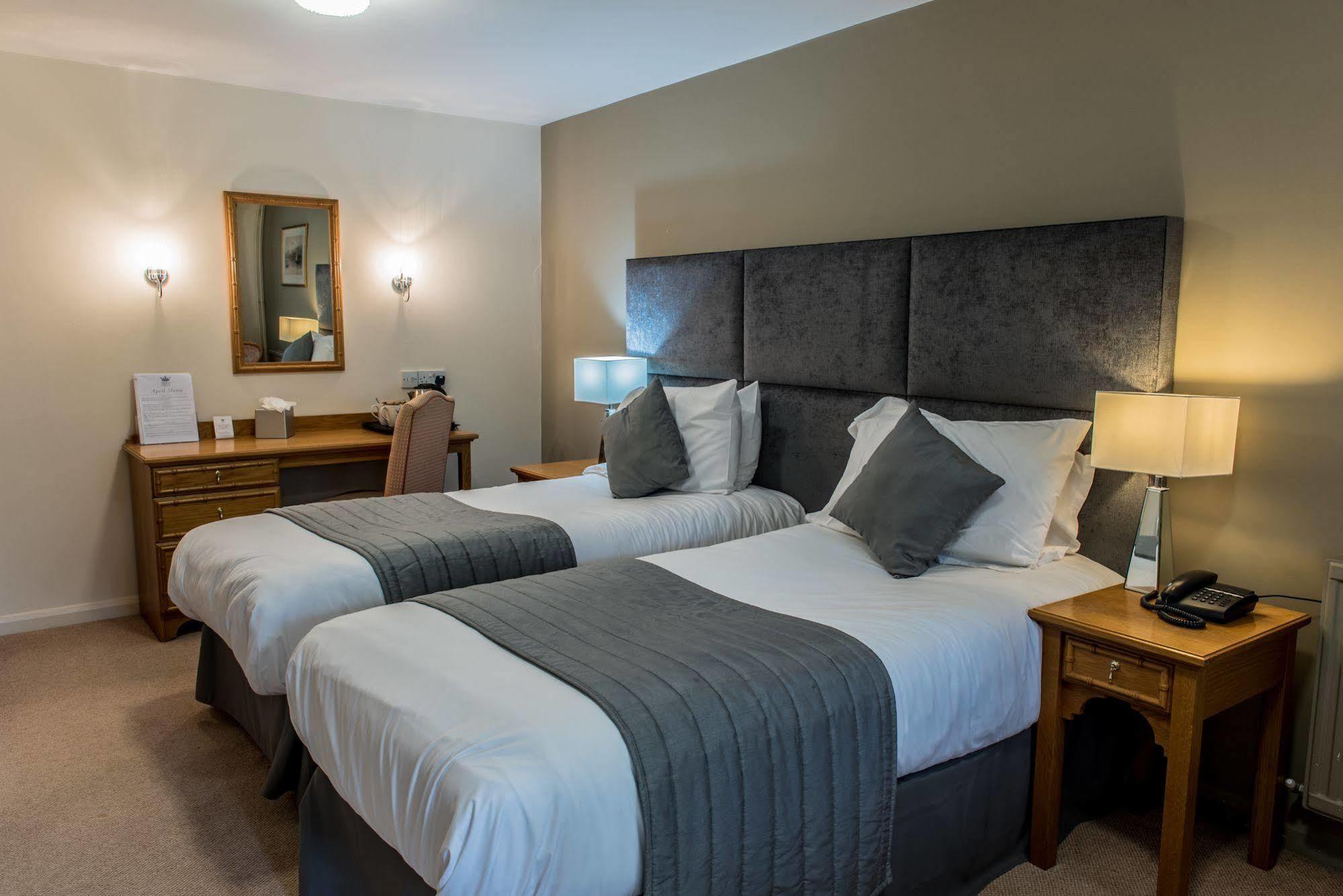 The Crown Of Crucis Country Inn And Hotel Cirencester Εξωτερικό φωτογραφία
