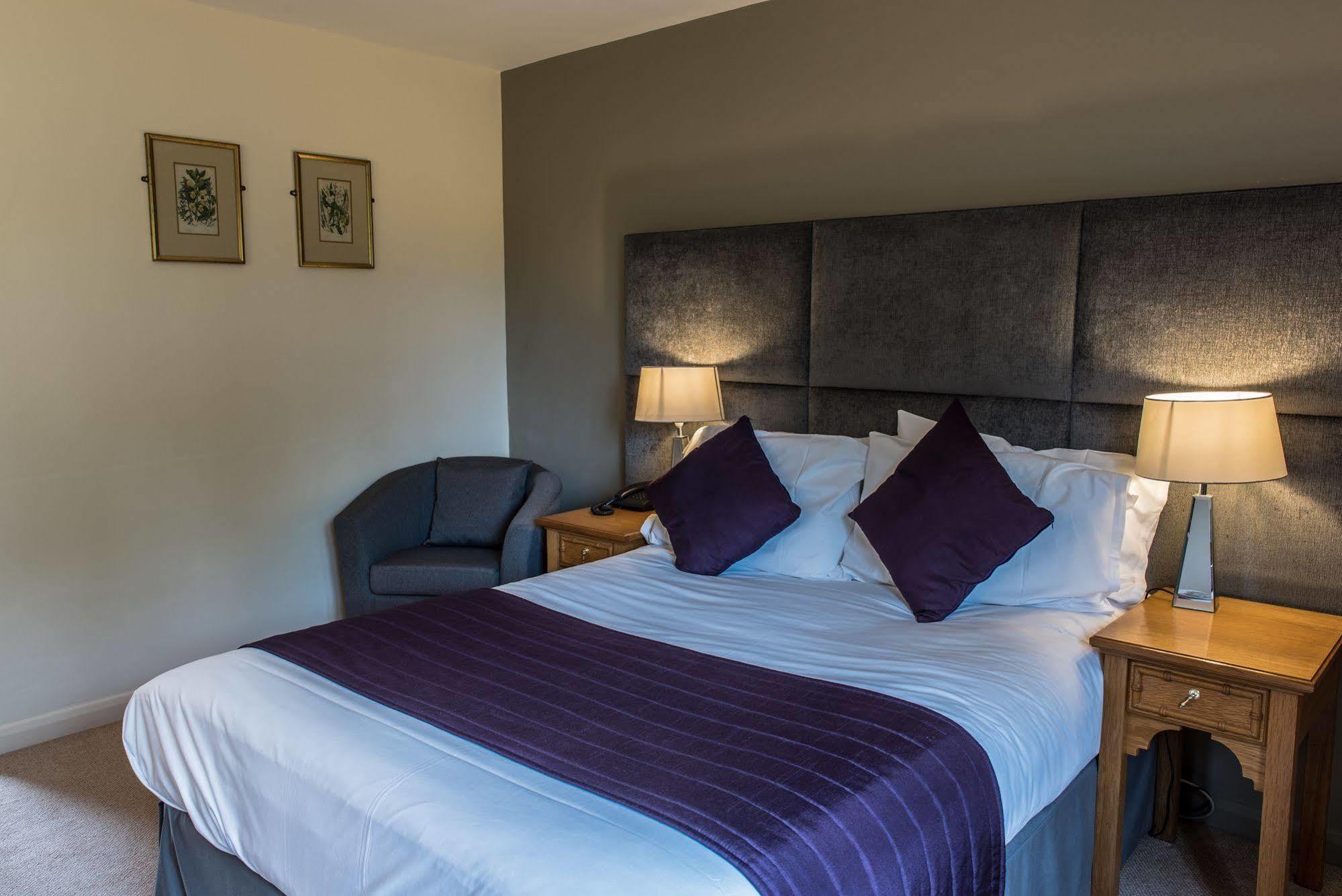 The Crown Of Crucis Country Inn And Hotel Cirencester Εξωτερικό φωτογραφία