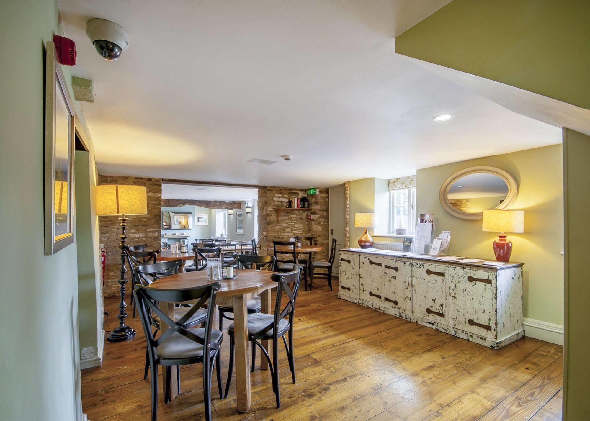 The Crown Of Crucis Country Inn And Hotel Cirencester Εξωτερικό φωτογραφία