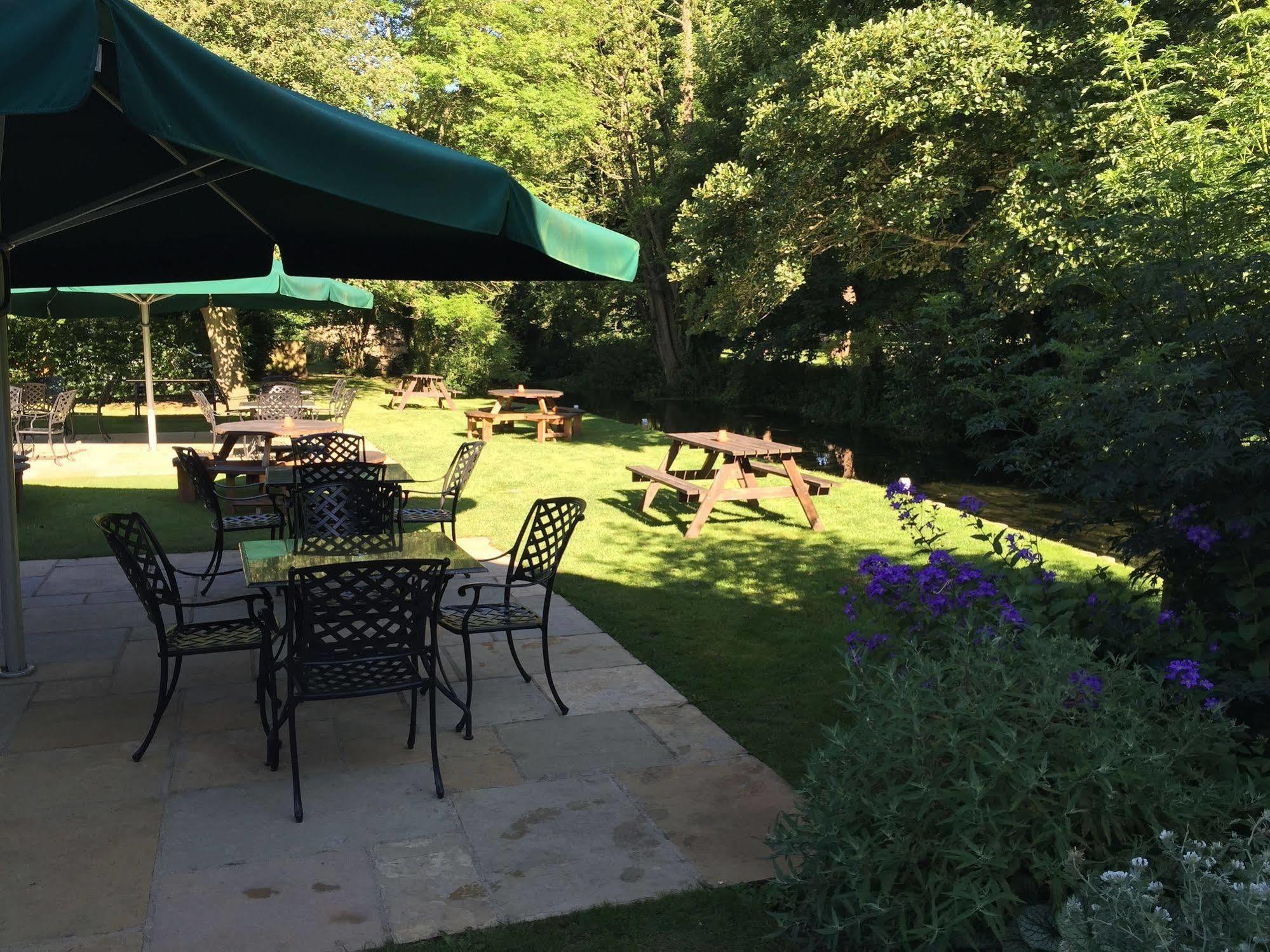 The Crown Of Crucis Country Inn And Hotel Cirencester Εξωτερικό φωτογραφία
